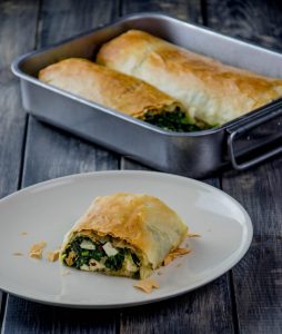 Spinatstrudel mit Schafskäse