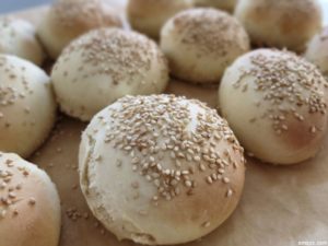 Buns – Burgerbrötchen selber backen