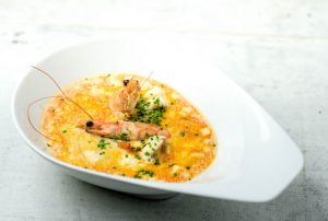 fischsuppe seeteufel 1 3 300x202 - Paella aus dem Kugelgrill
