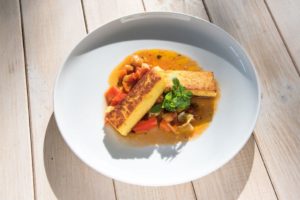 Polentaschnitten mit Sommergemüse