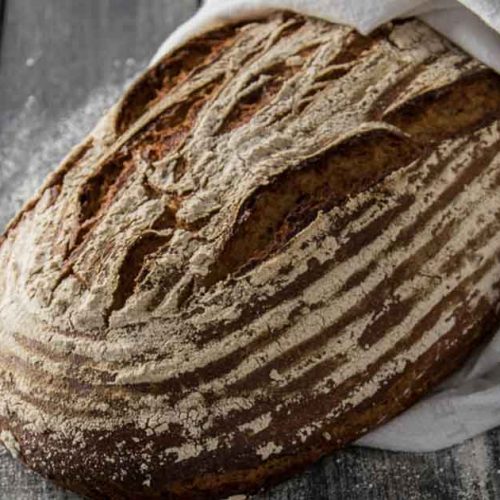 Brot backen aus Sauerteig