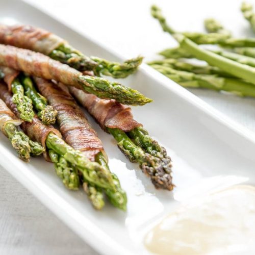 Grüner Spargel mit Speck