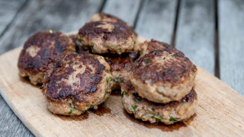 Fleischpflanzerl nach bayrischem Originalrezept